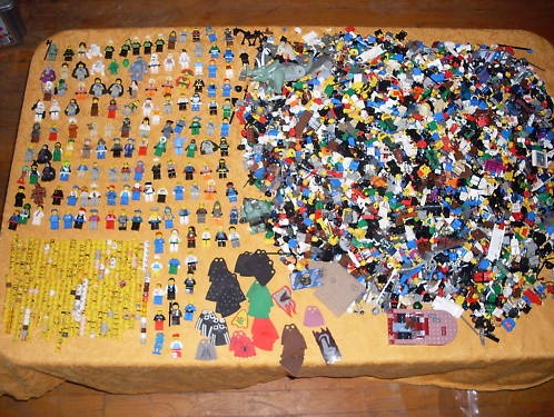 21 Lbs of LEGO minifigures for sale! Just the minfigures! 21 l - Buy, Sell,  Trade and Finds - Eurobricks Forums